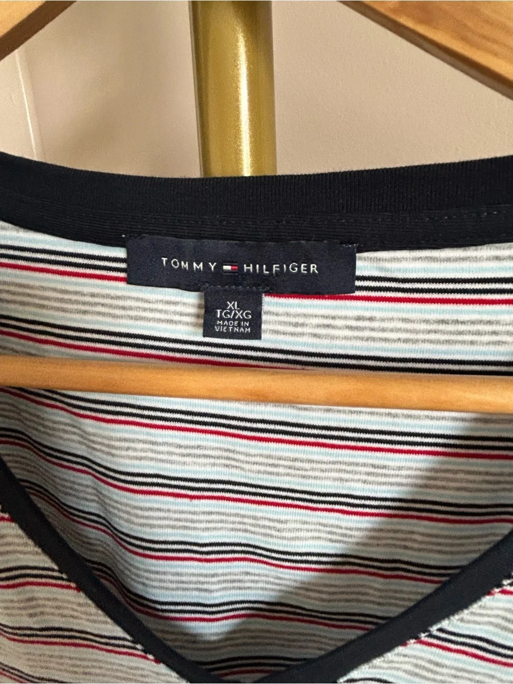Tommy Hilfiger V-Neck Tee(size XL)